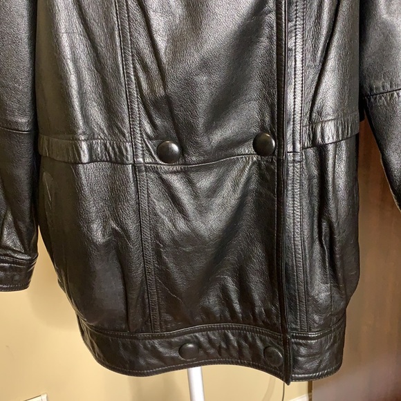 Leather jacket - Picture 4 of 10